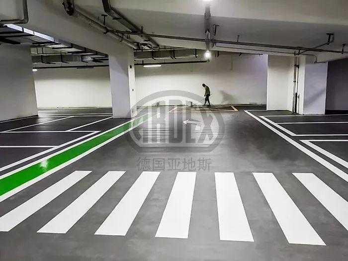 【案例分享】亞地斯水泥基面自流平又出爆款！鄭州龍湖金融島停車庫
